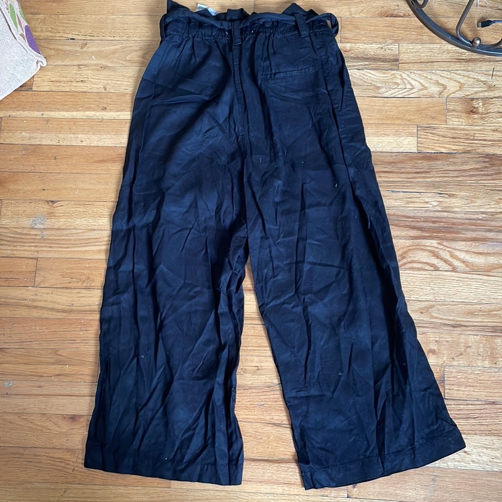 Zara Paper Bag Cropped Pants - Picture 2 of 2